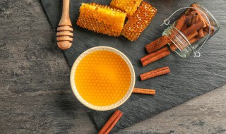 泡蜂蜜要多少温度的水合适（泡蜂蜜要多少温度的水合适呢）