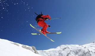 自由式滑雪大跳臺和空中技巧的區(qū)別 自由式滑雪大跳臺和空中技巧的區(qū)別是什么