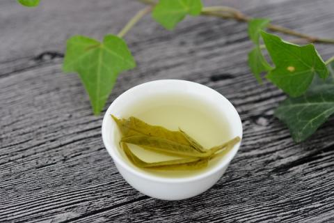 蒲公英苦丁茶的功效與作用 蒲公英苦丁茶的功效與作用及禁忌