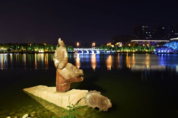 笔落惊风雨诗成泣鬼神评价的是谁