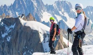 登顶珠峰对登山者来说意味着什么 假如你是登山者成功登上珠穆朗玛峰顶你可能会说