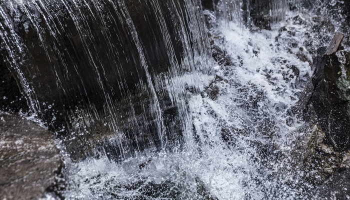 流水不腐的哲學(xué)道理是