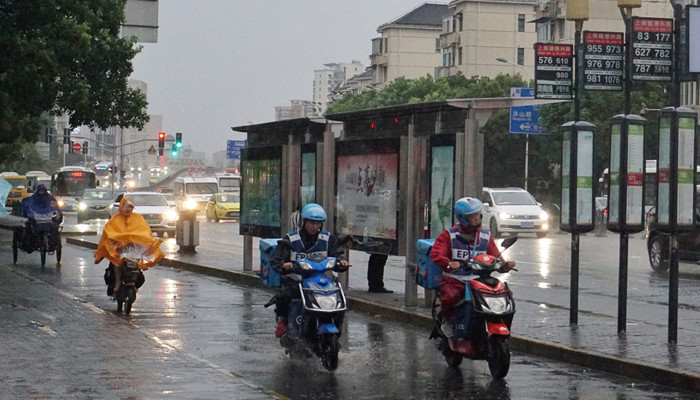 春雨绵绵的意思