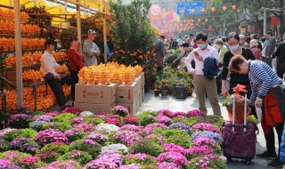 鲜花时间久了没花瓶怎么换水 养在花瓶的花多久换水