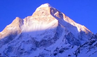 世界最高峰是哪个山峰 世界最高峰是哪个山峰图片