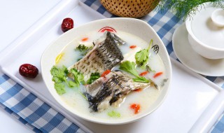 豆腐魚頭湯怎么做才能湯是白的（魚頭豆腐湯湯不白）