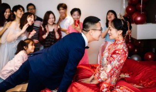 結(jié)婚女方家里怎么裝扮（結(jié)婚房間怎么裝扮）