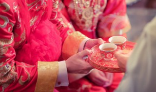 新婚夜怎么化解尷尬（結婚新夜兩人不知道怎么做,很尷尬怎么辦）