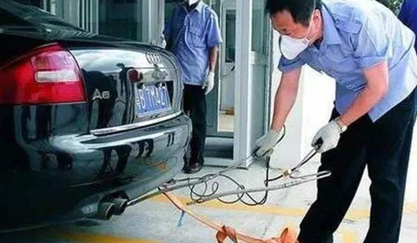 15年以后的私家車一年審幾次