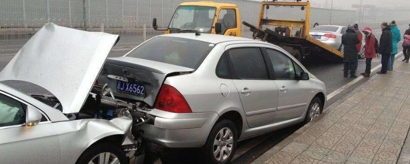 汽車追尾是前車責(zé)任還是后車責(zé)任