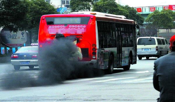 汽車排放的有害氣體的是