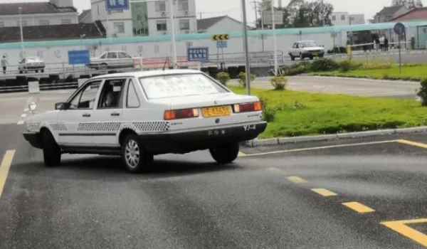 刷學(xué)時(shí)不練車屬于正常嘛