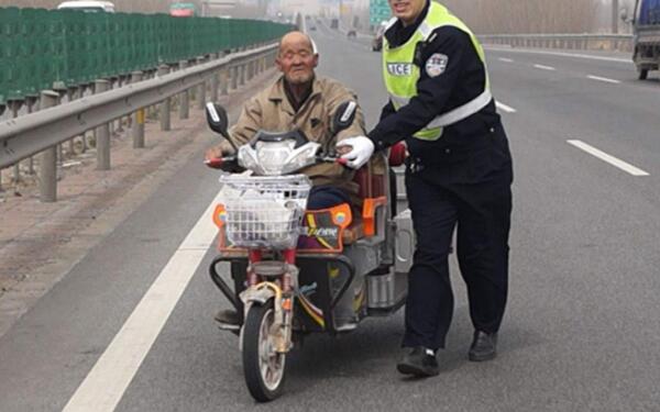 中國70歲以上還能開車