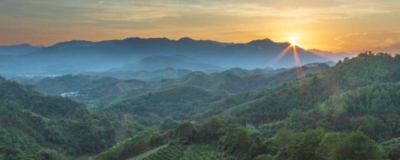 青山有多高（青山有多高相當(dāng)于什么）