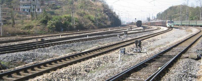 貴昆鐵路于哪年建成通車（貴昆鐵路于幾年建成通車）