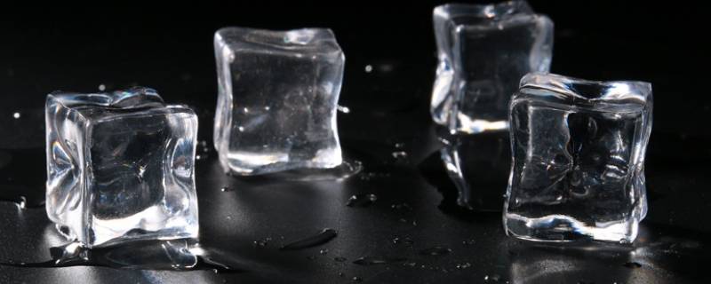 如何冻出透明的冰块 怎样冻的冰块透明