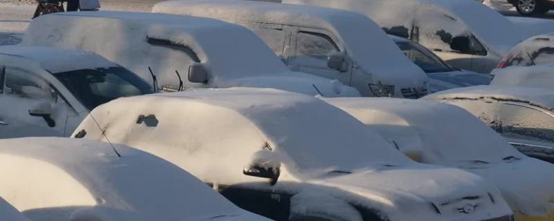 車上的雪是掃還是不掃 掃汽車上的雪用什么好