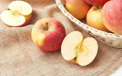 每天吃苹果的好处有哪些 每天吃苹果的好处有哪些和坏处