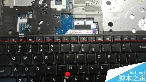 鍵盤怎么拆?聯(lián)想ThinkPad E531鍵盤拆卸的方法