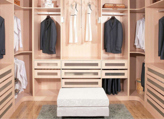 你知道该怎么挑选实木衣柜吗？