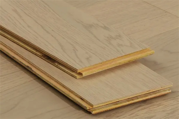 实木复合地板与强化地板的区别 复合实木和强化地板的区别