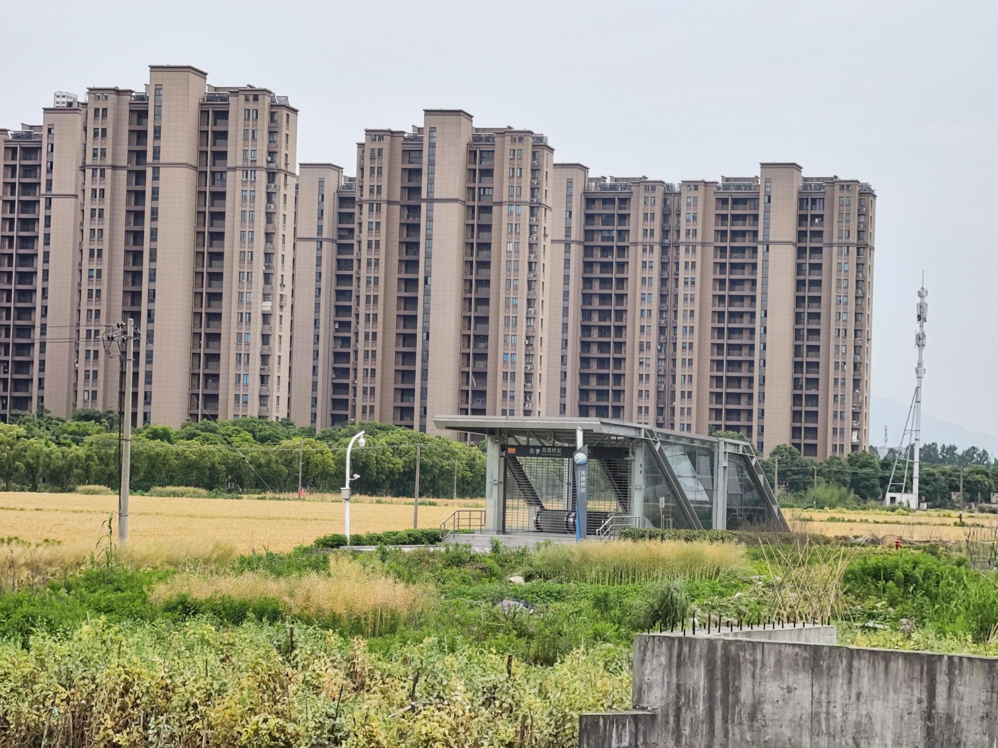 多個地鐵站建在基本農(nóng)田里（修建地鐵站）