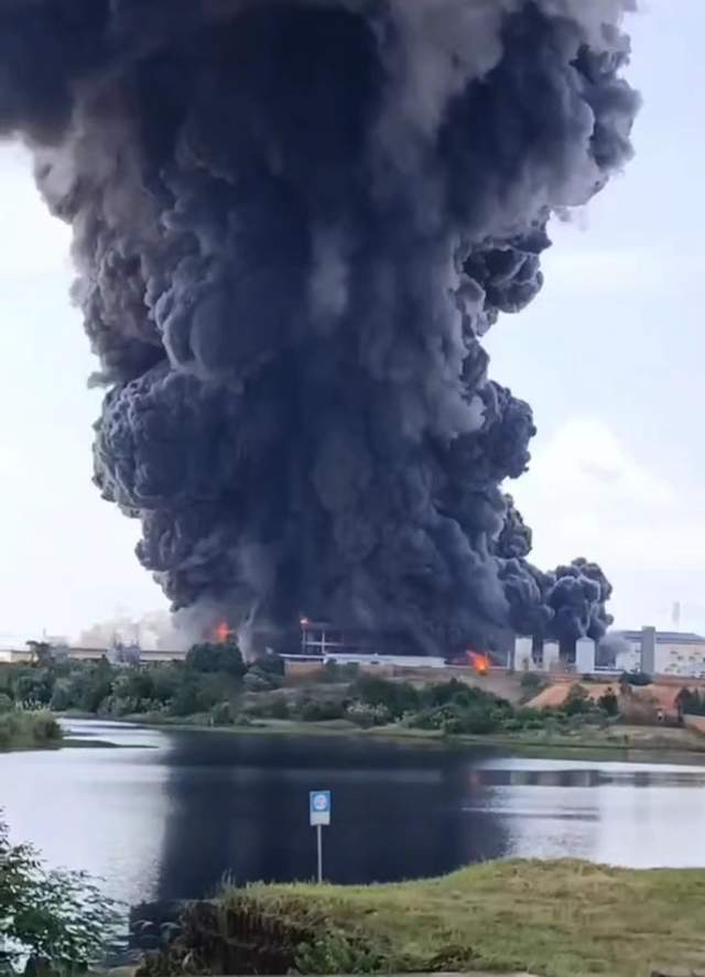 江西貴溪一化工園發(fā)生火災(zāi)濃煙滾滾 應(yīng)急管理局：人員已安全撤離無傷亡