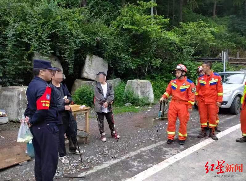 两男子登山途中遭同伴遗弃被困幸福山：获救时已产生幻觉,以为在家睡觉脱掉衣服