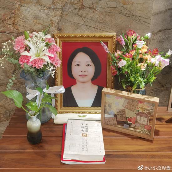 生前遭“网课爆破”女教师猝死一年半后，家属称法院意见为无法起诉 检察院：会适时公布案件结果