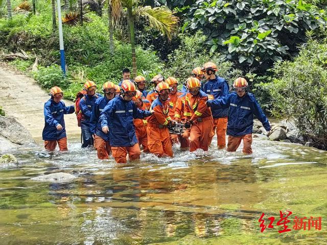 25人徒步海南吊罗山1人坠亡（海南吊罗山国家森林公园图片）